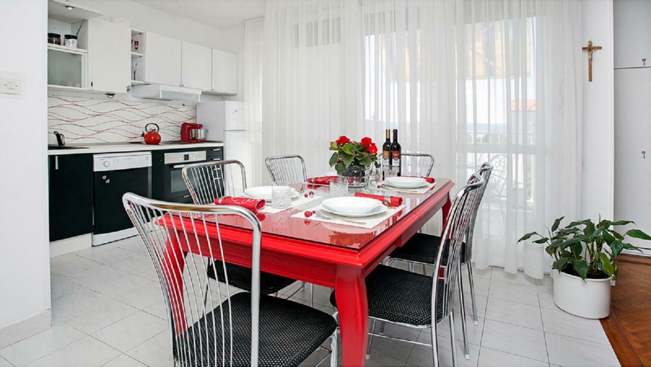 Apartment Milana - Cozy Stay With Free Parking Split Bagian luar foto