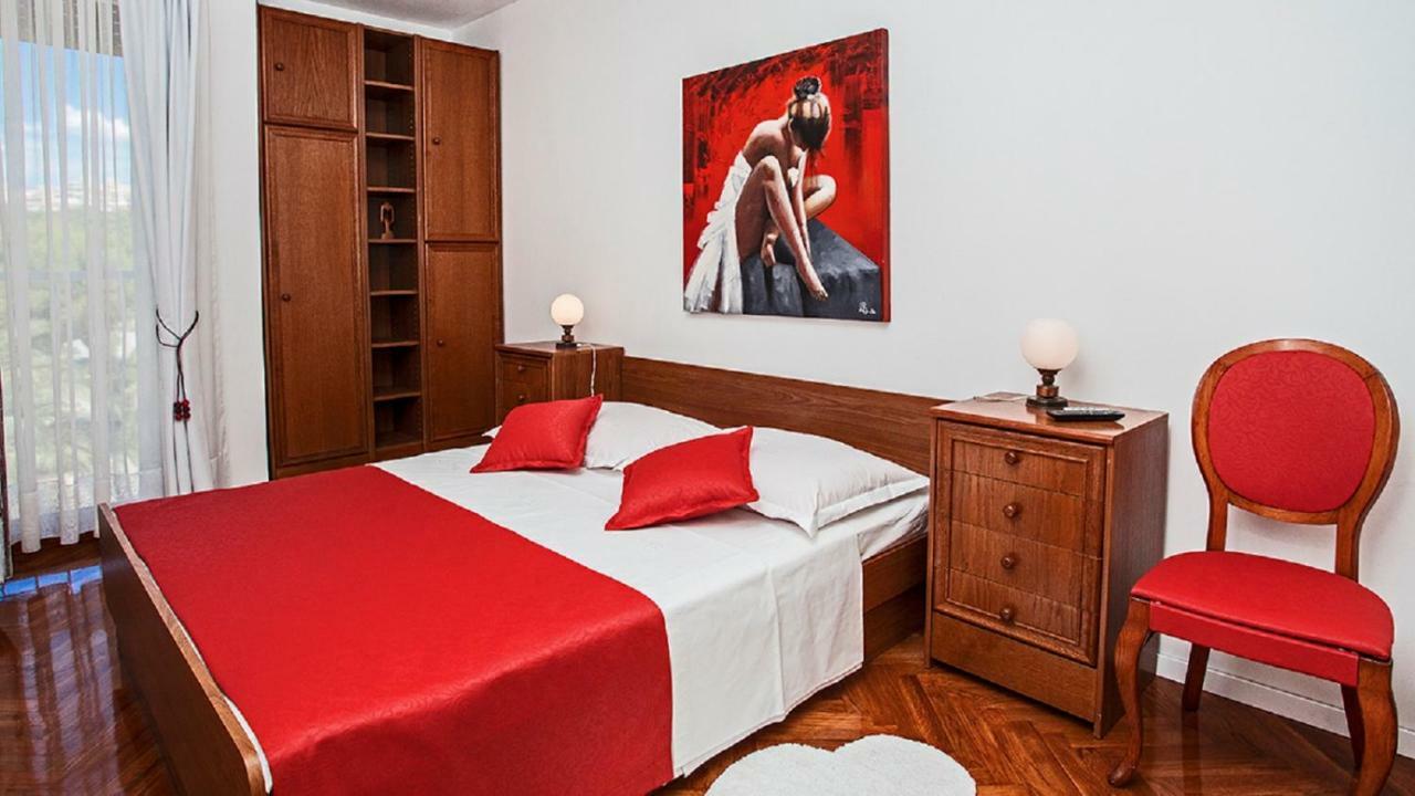 Apartment Milana - Cozy Stay With Free Parking Split Bagian luar foto